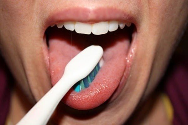 Tips on How to Clean Your Tongue